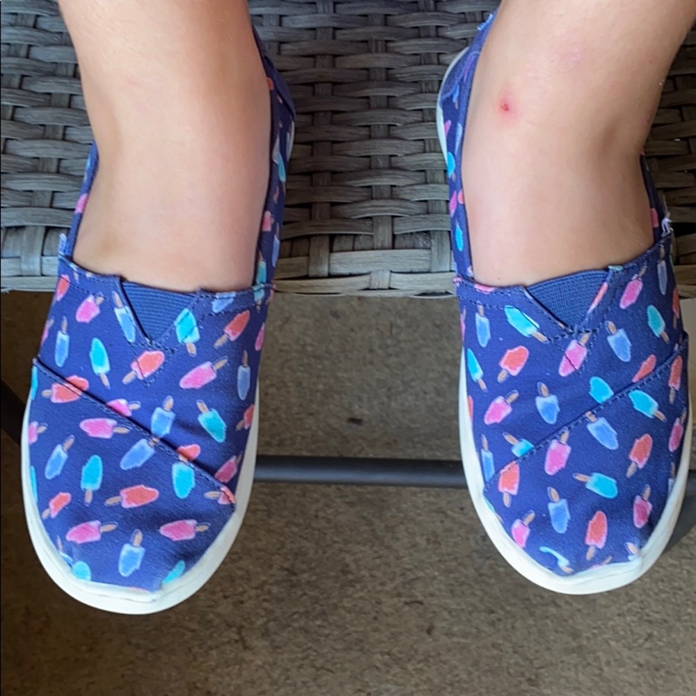 4Y  Girls Toms